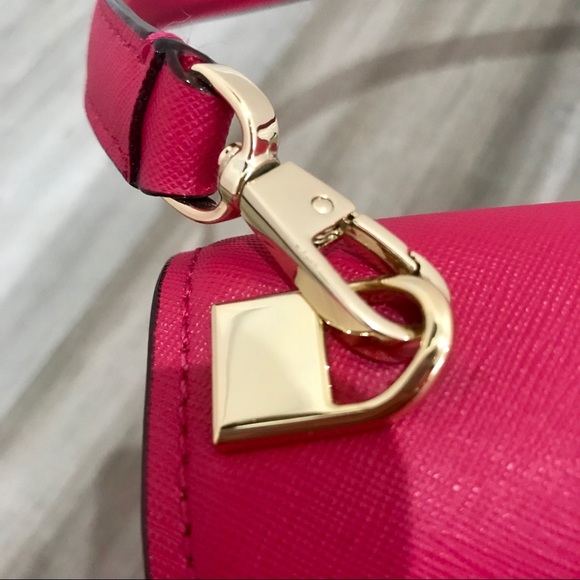 Kate Spade Classic Elegant Shoulder Purse - Picture 4 of 8